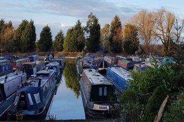 Luxury canal boat hire and narrowboat holidays in the uk leicestershire