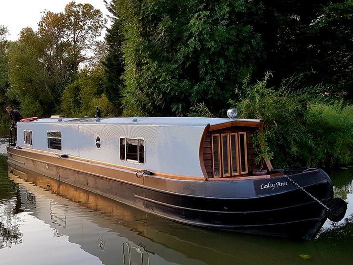 Boutique Narrowboat Lesley Ann luxury canal boat hire