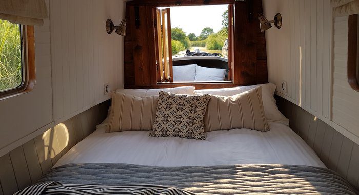 Boutique narrowboat Lesley Ann, a posh posh posh narrowboat