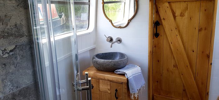 Luxury bathroom in our Boutique narrowboat at union wharf