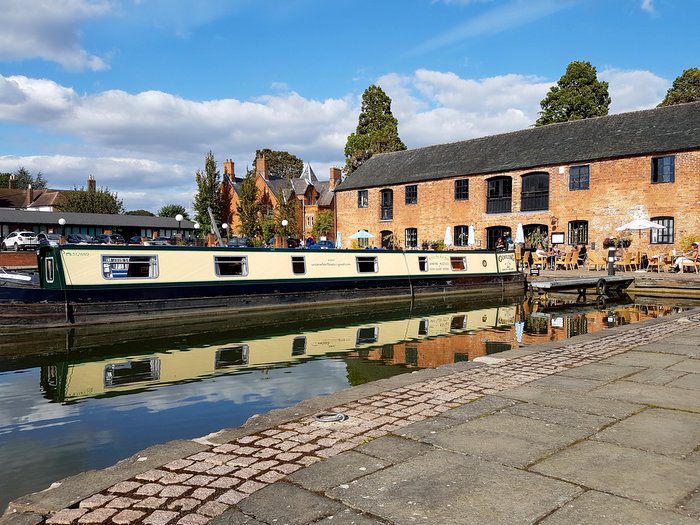 Gosling family narrowboat holidays