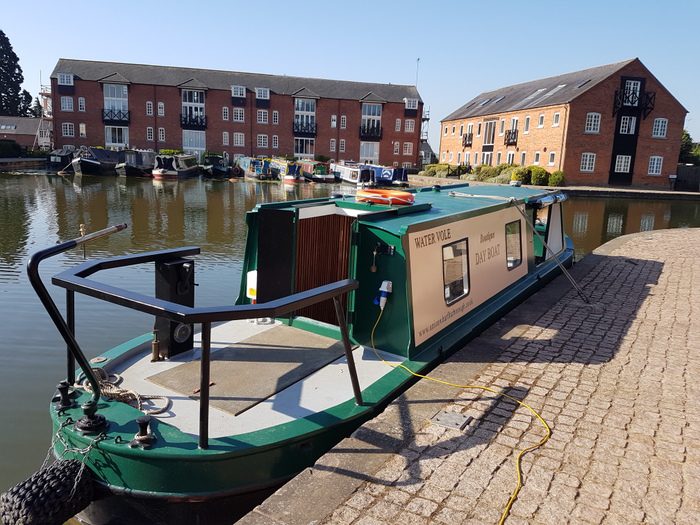 Water Vole electric day boat hire gift