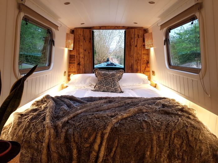 Boutique narrowboat luxury canal boat holiday hire and build