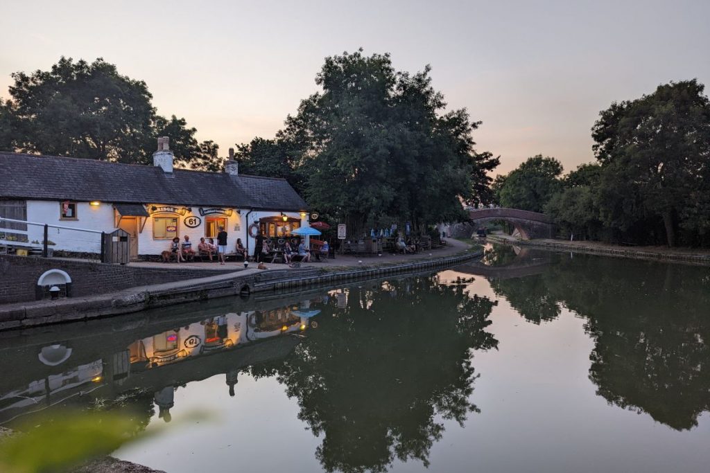 canal boat pub at foxton locks